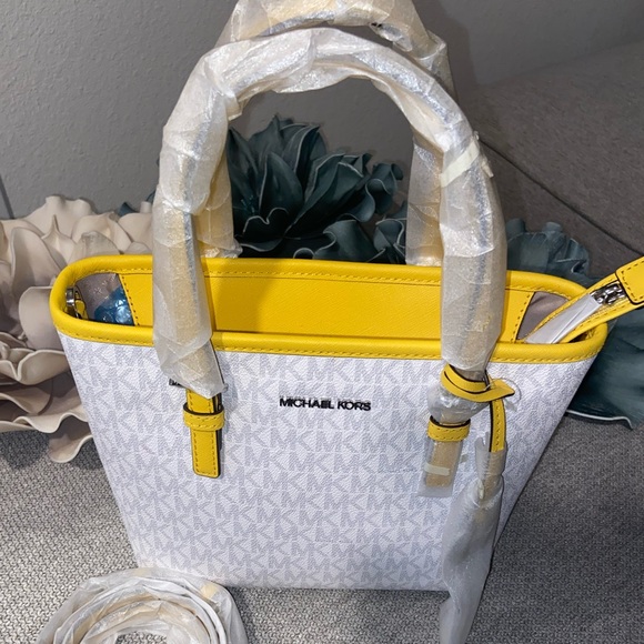 Michael Kors Handbags - Michael Kors Jet set travel tote. Brand new with tags. Super summer bag.